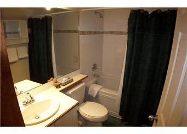 Whistler Aspens on Blackcomb Accommodation 361 Bathroom